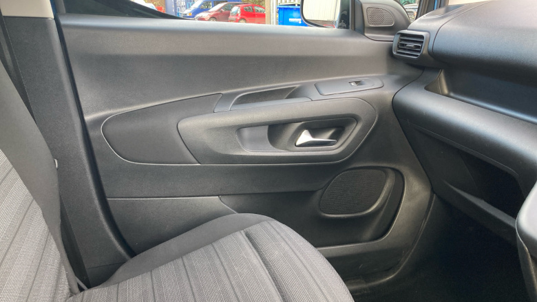 Vauxhall Combo Life 1.2 Turbo 130 SE XL 5dr Auto [7 seat] Petrol Estate